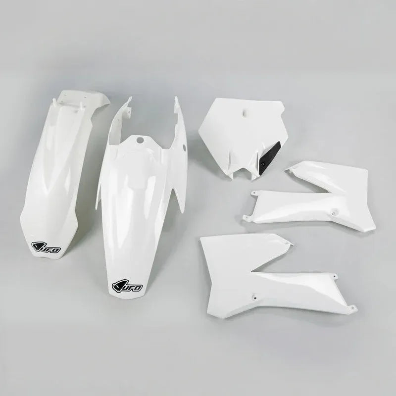UFO Plast PLASTIC KIT, WHT/WHT