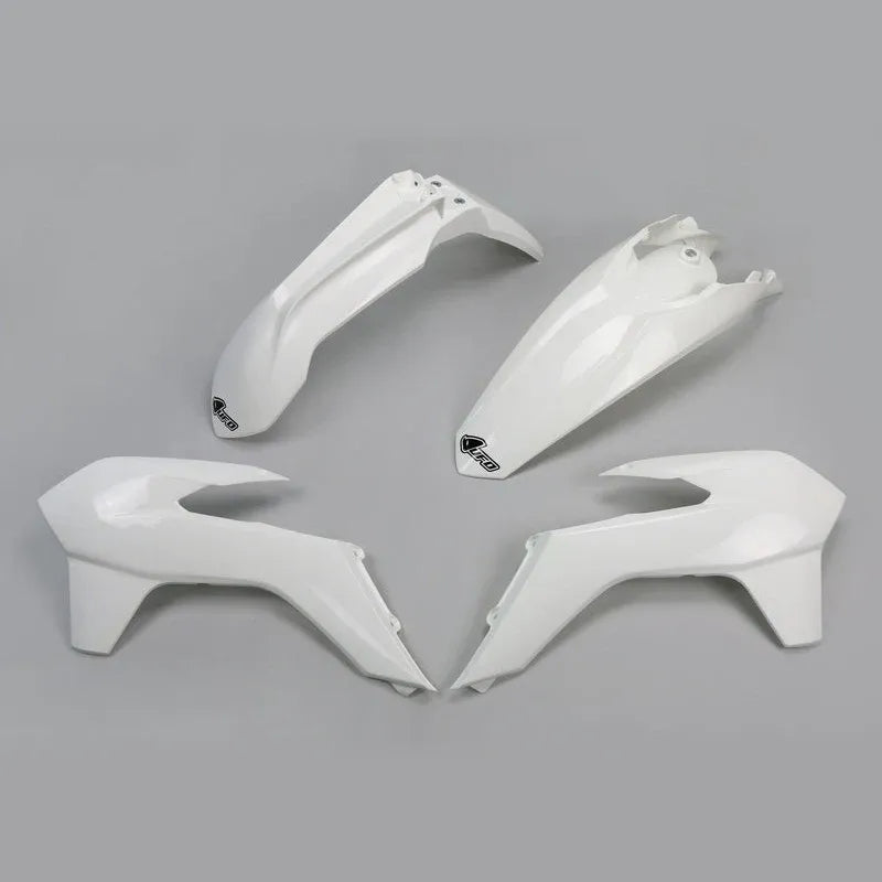 UFO Plast PLASTIC KIT, WHT/WHT