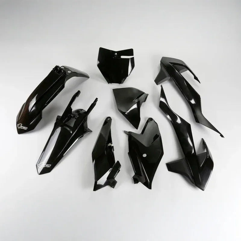 UFO Plast PLASTIC KIT, BLK/BLK