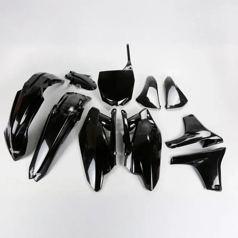 UFO-KUNSTSTOFFBAUSATZ, SCHWARZ/SCHWARZ