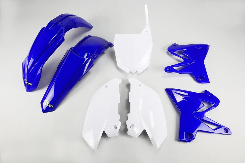 UFO-KUNSTSTOFFBAUSATZ, BLAU/WEISS