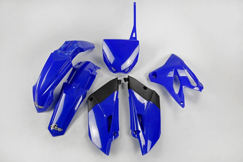 UFO-KUNSTSTOFFBAUSATZ, BLAU
