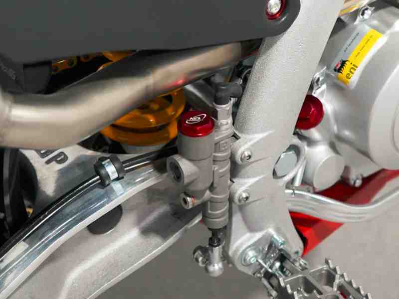 AS3 REAR BRAKE RESERVOIR COVER | AJP SPR 310 510 R