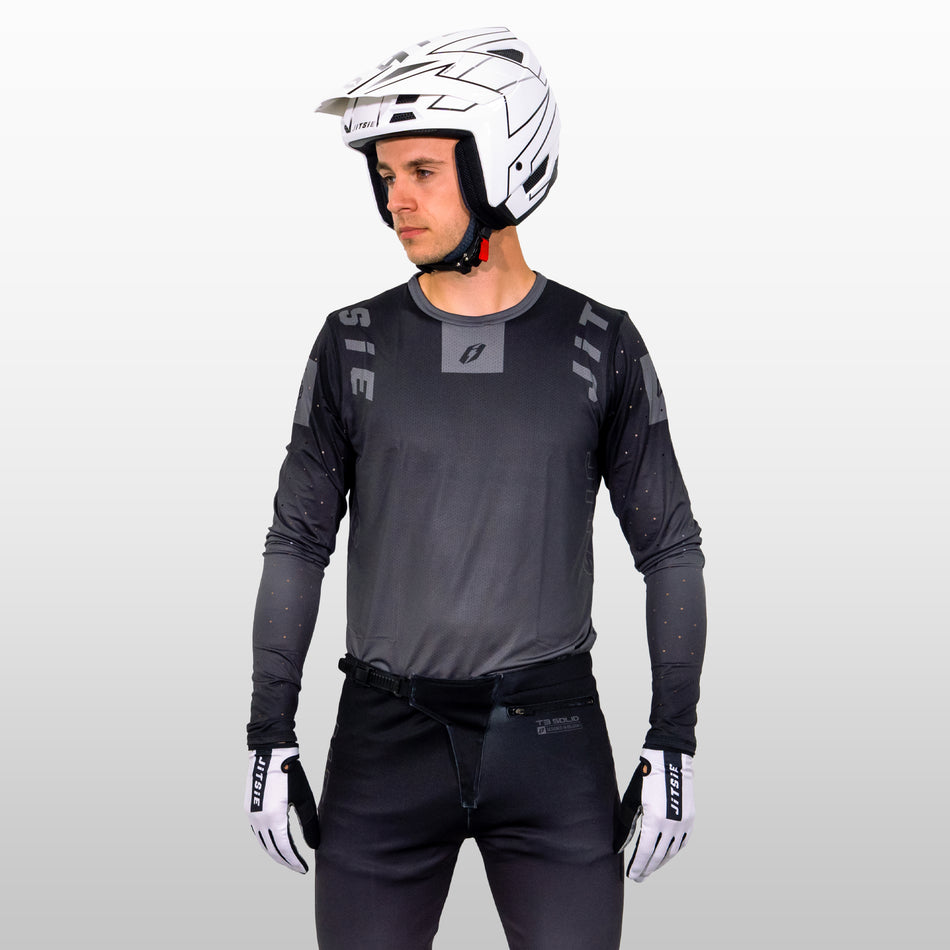 T3 Solid Black
