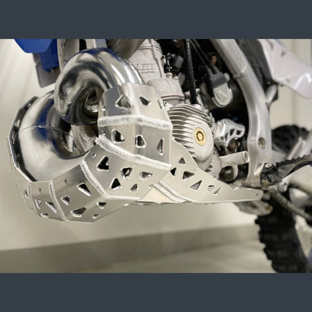 Skidplate met uitlaatpijpbeschermer en kunststof bodem voor TM 250/300 2008-2021