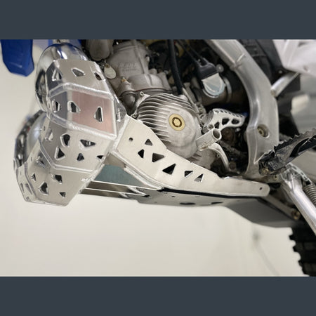 Skidplate met uitlaatpijpbeschermer en kunststof bodem voor TM 250/300 2008-2021