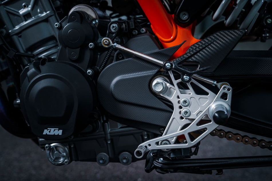 Front sprocket cover — KTM 890 Duke/GP/R/790 Duke 2018-2026 | Femon Parts