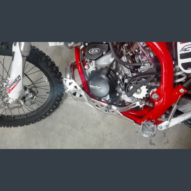 Skidplate met uitlaatpijpbeschermer en kunststof bodem voor Beta Xtrainer 2015-2024