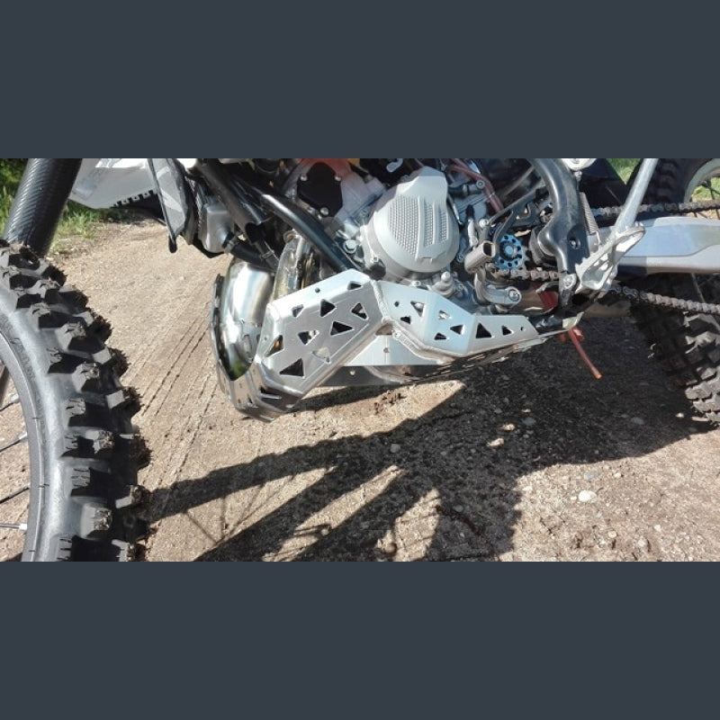 Skidplate met uitlaatbescherming voor KTM SX / XCW en Husqvarna TC, TE/TX 125, 150 2016-2019