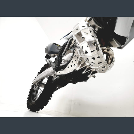 Skidplate met uitlaatbescherming en kunststof bodem voor KTM EXC 150 en Husqvarna TE 150 2020-2023